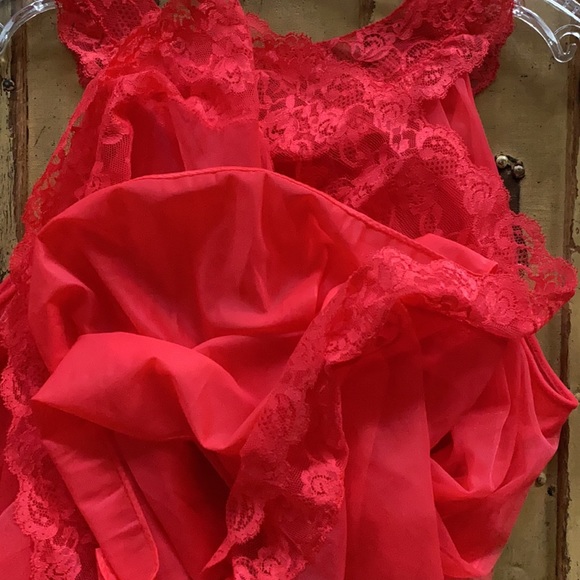 60s 70s VINTAGE | VANITY FAIR RED DOUBLE LAYER NYLON LACE VINTAGE LINGERIE SHEER - Picture 11 of 11